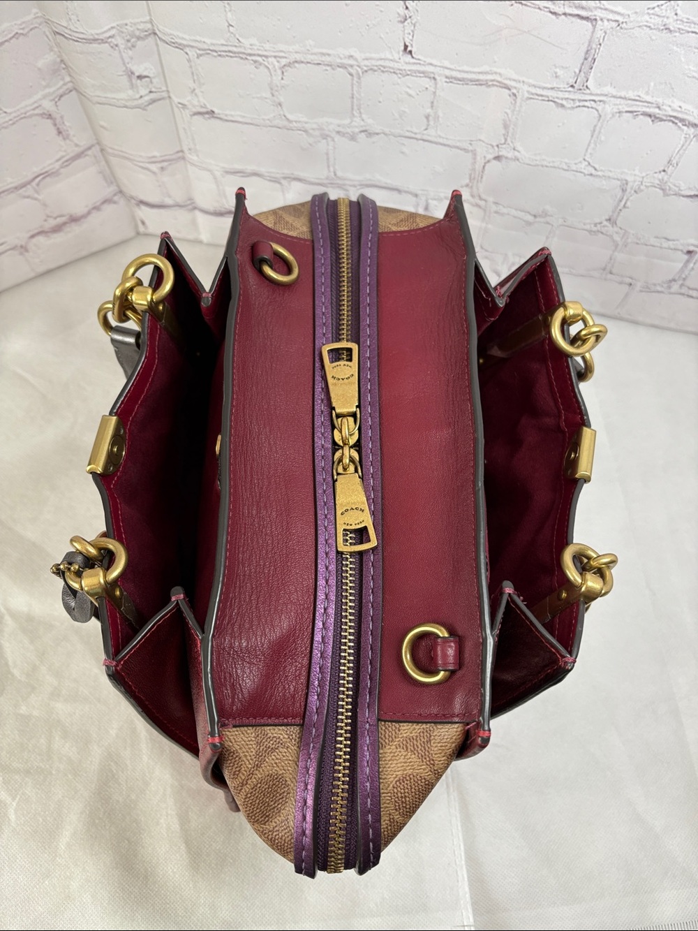 LOWST Coach Dreamer 27 “Endless Possibilities of NYC” Leather Crossbody Handbag - Picture 7 of 16